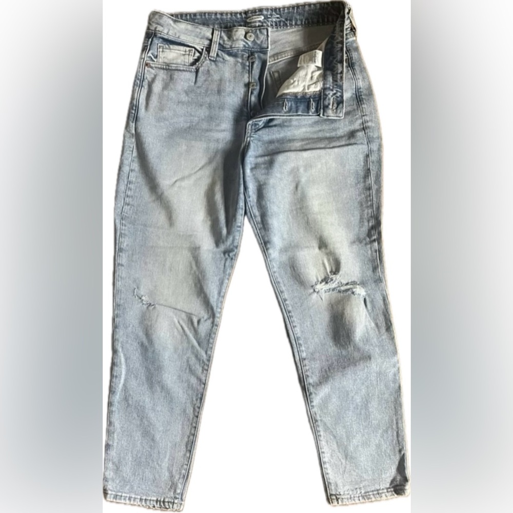 Old Navy OG Straight High Rise button fly distressed jeans. Women’s Size 8